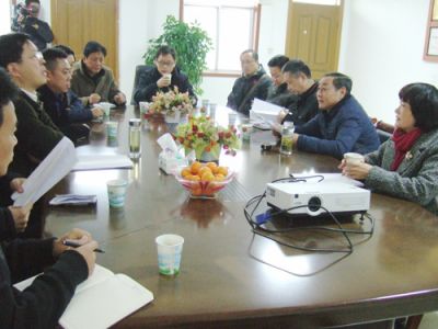 安慶市政協(xié)副主席戴德民、市政府副秘書長(zhǎng)葉玲霞帶隊(duì)調(diào)研金泉科技